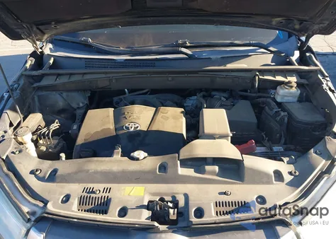 2018 Toyota Highlander Le z USA, uszkodzony, nr VIN 5TDZZRFH1JS265409